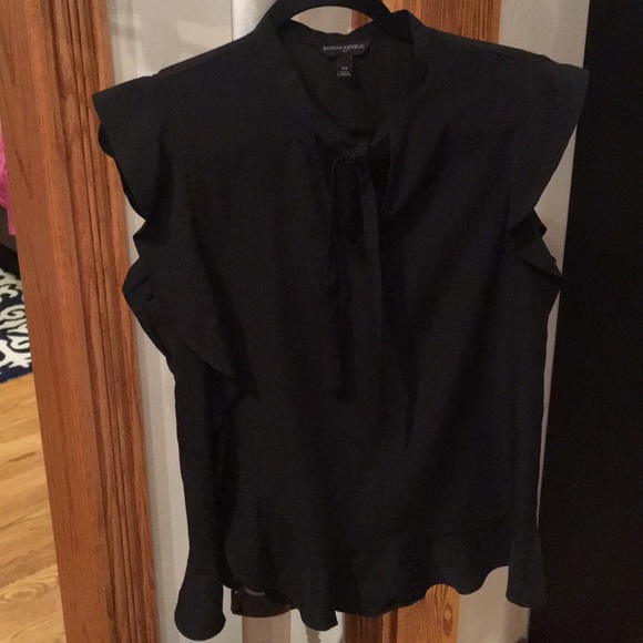 Banana Republic Sleeveless Top - Picture 2 of 8